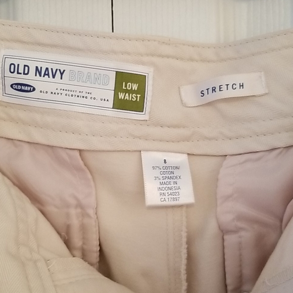 Old Navy Stretch Low Waist Capri pants - Picture 4 of 6